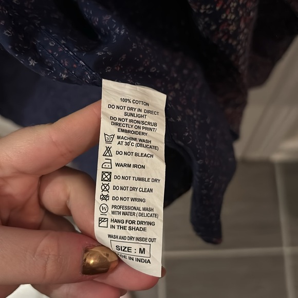 United Colors of Benetton Men’s Printed Slim Fit Button up - Picture 6 of 9